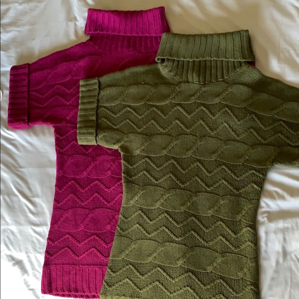 2 short sleeve turtle neck sweaters